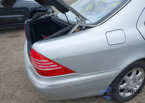 2001 Mercedes-Benz S 500 из США, поврежденный, VIN WDBNG75J91A174025